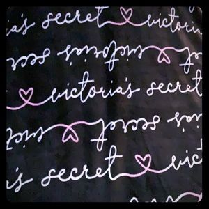 VICTORIA’S SECRET | super soft blanket!
